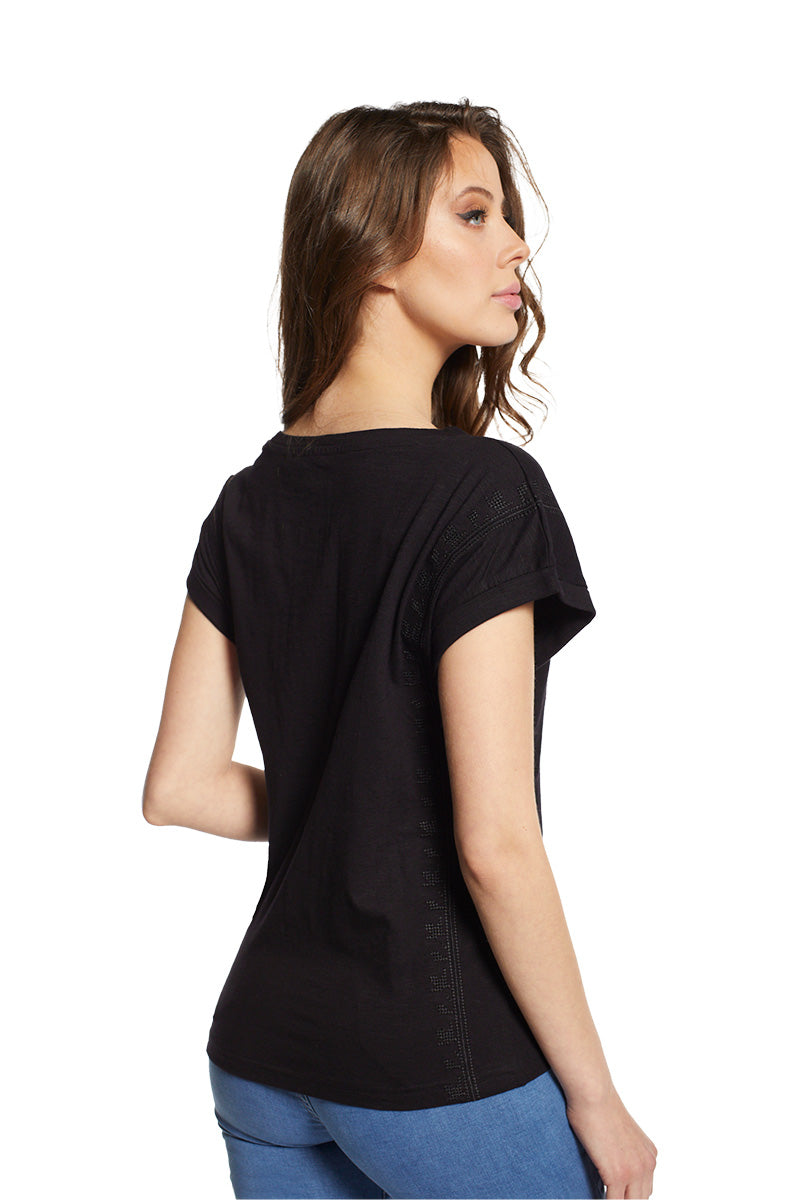 polera-mujer-amalia-bordado-4467-negro-2-05ae7907-1ad8-4fb2-9853-3dc6b0fafcd3_801c1fce-a692-4a89-ac9c-0c819049855e.jpg