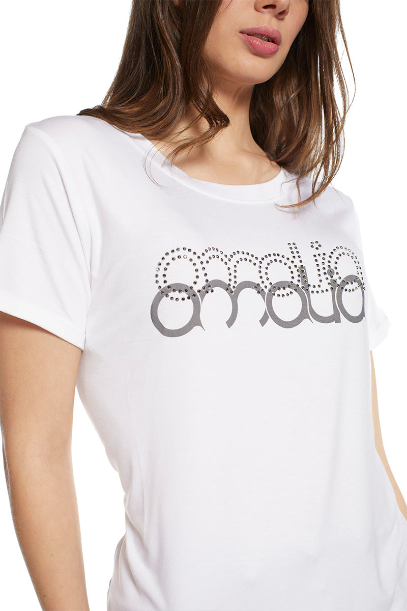 polera-mujer-amalia-logo-strass-4512-blanca-2-9206fa98-8b21-409f-8af9-e170732d9cb9_53099992-6edd-4a01-89e6-3caf525144f1.jpg
