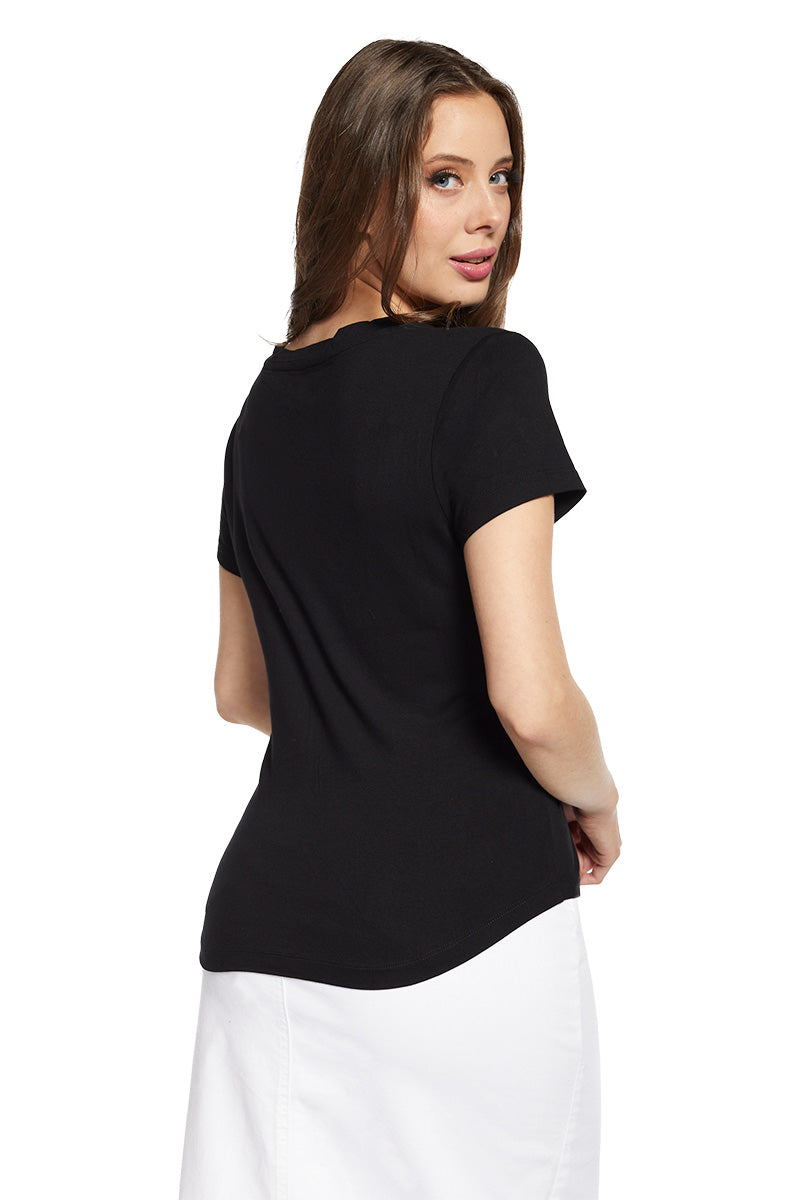 polera-mujer-amalia-manga-corta-4475negra-estampado-3-59c58fff-4a82-42f0-9606-d5530df5e943_baf189f6-7615-4e06-9b7c-89e08bc7d535.jpg